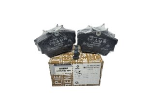 Rear Brake Pads 440602638R Renault Trafic III Genuine New
