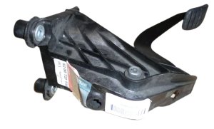 Clutch Pedal 8200725734 New OE Renault Laguna II