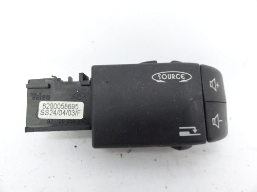 Radio Control Switch 8200058695 Renault Clio 2 Lift New Genuine