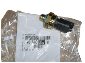 Oil Pressure Sensor 1.2 THP 9674035780 New Original Citroen Peugeot C3