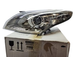 Xenon Headlight Left 260606389R New OE Renault Megane III