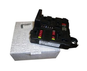 Fuse Box 8200306033 Renault Scenic II Megane II Original 