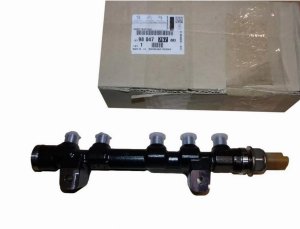 Injection Ramp 9804776780 Peugeot 5008 II 1.6HDI Original