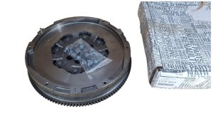 Dual Mass Flywheel 1231000Q4D Nissan NV400 2.3DCI Original New