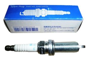 Spark Plug A528 224012331R Renault Nissan 2.0 M4R Genuine New