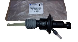Clutch Master Cylinder 9809425180 Citroen Jumpy IV 2.0BlueHDi Genuine New